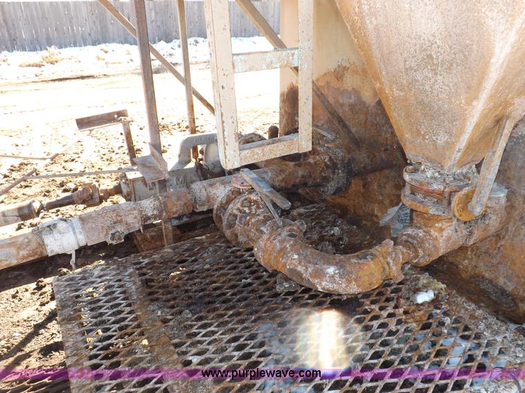 image for item F6439 Drilling mod/cement mixing pump with tank