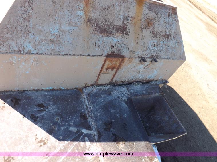 image for item F6439 Drilling mod/cement mixing pump with tank