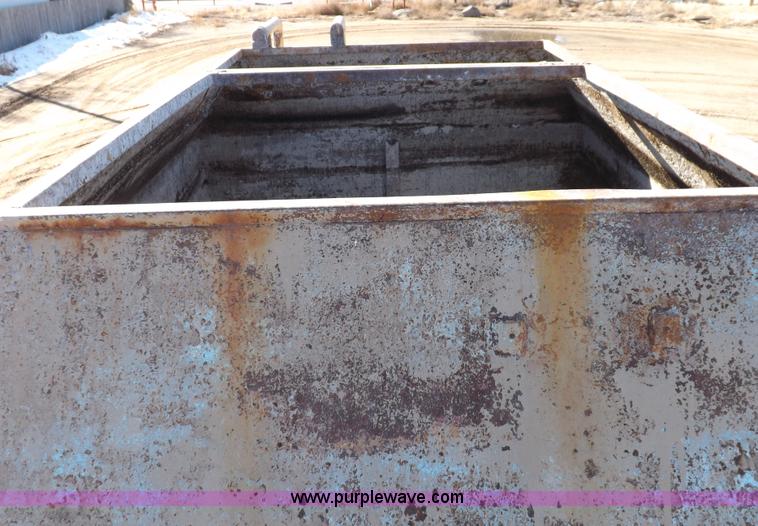 image for item F6439 Drilling mod/cement mixing pump with tank