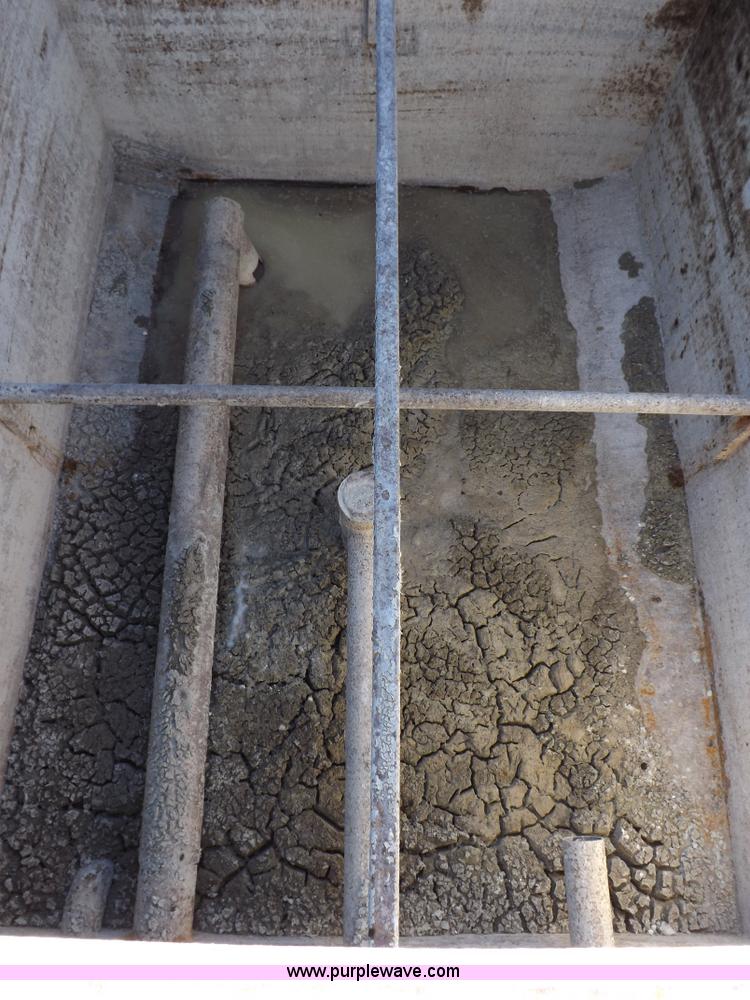 image for item F6439 Drilling mod/cement mixing pump with tank