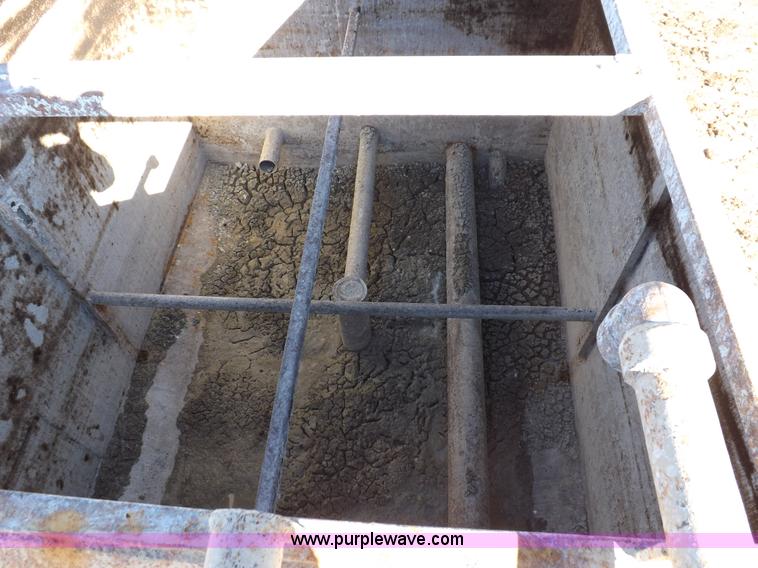 image for item F6439 Drilling mod/cement mixing pump with tank