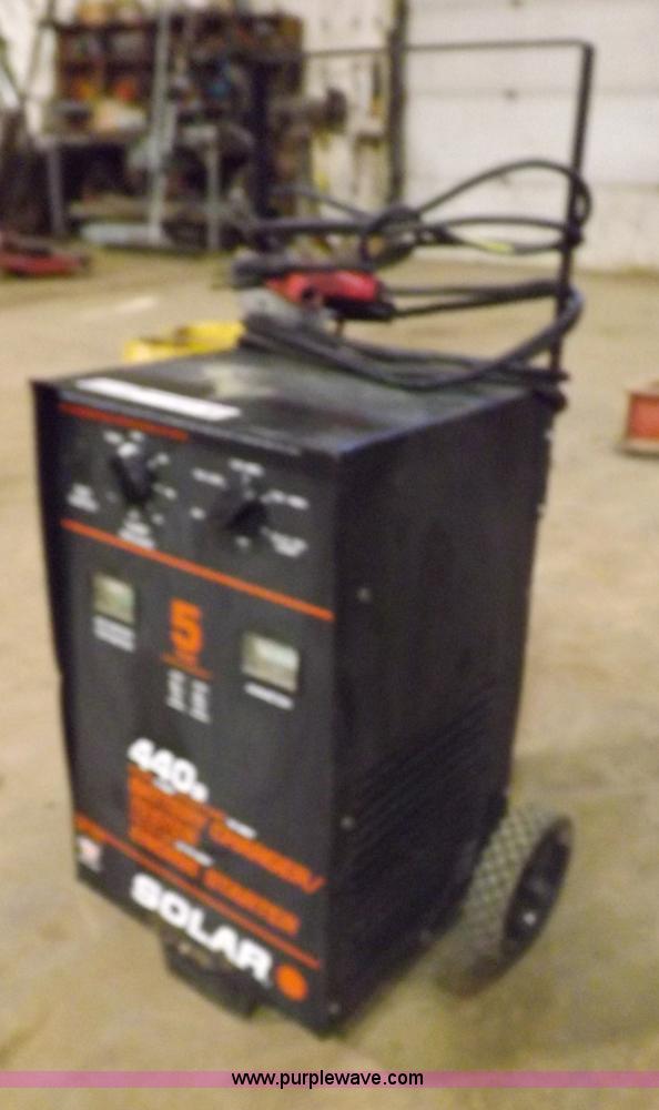 image for item J9171 Solar 440A battery booster