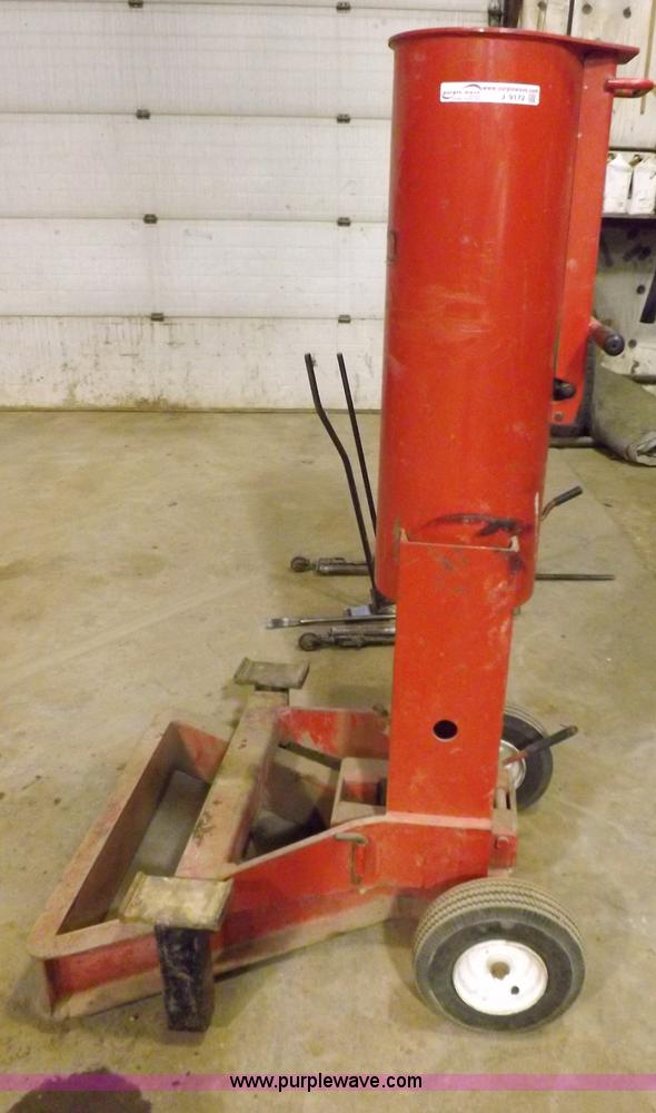 image for item J9172 Norco 10 ton air lift jack