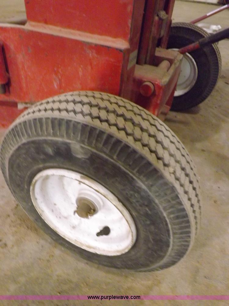 image for item J9172 Norco 10 ton air lift jack