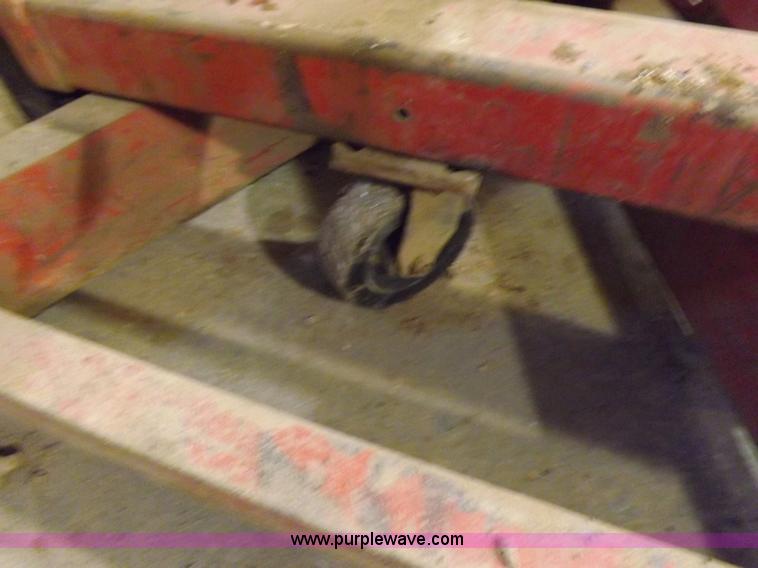 image for item J9172 Norco 10 ton air lift jack