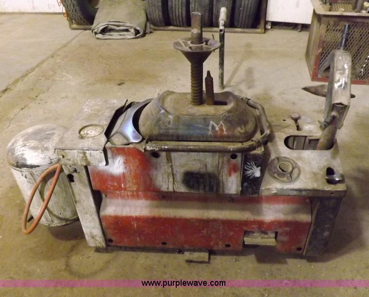 image for item J9173 Coats 2020 Super Star tire machine