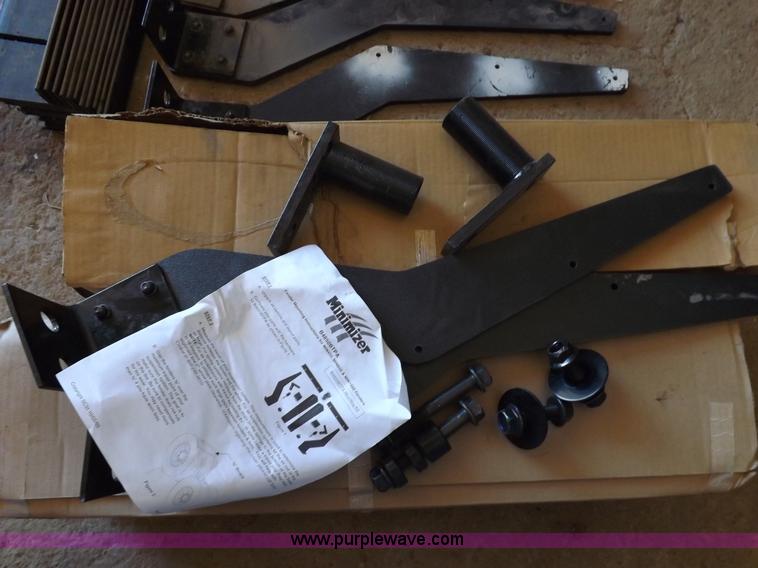 image for item J9188 (2) minimizer poly fender hardware kits