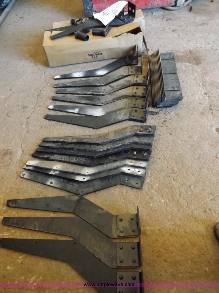 image for item J9188 (2) minimizer poly fender hardware kits