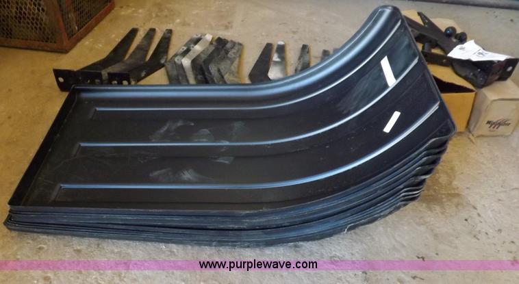 image for item J9188 (2) minimizer poly fender hardware kits