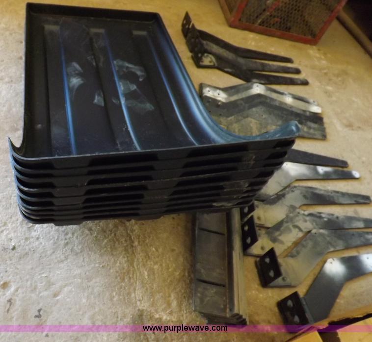 image for item J9188 (2) minimizer poly fender hardware kits