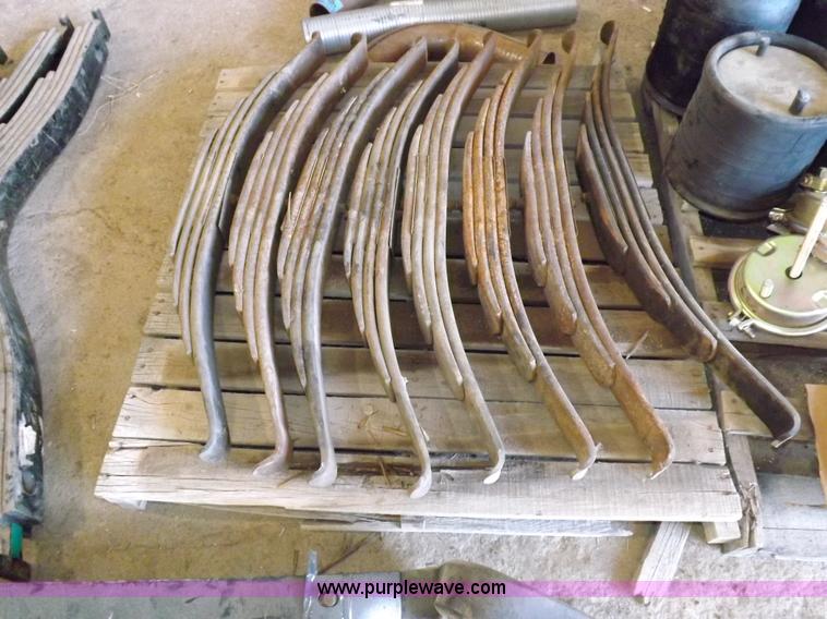 image for item J9189 Various Mack and other automotive parts