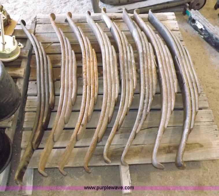 image for item J9189 Various Mack and other automotive parts