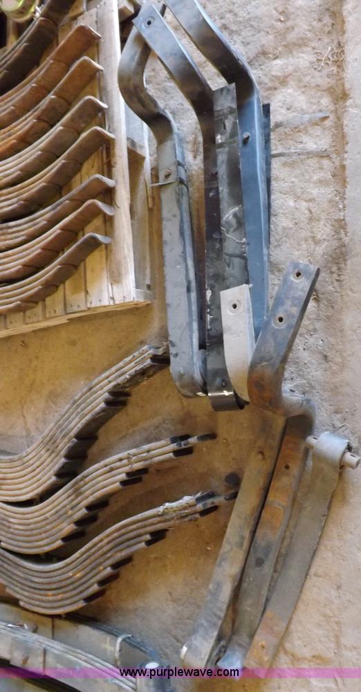 image for item J9189 Various Mack and other automotive parts