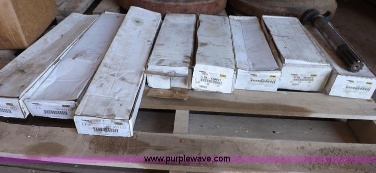 image for item J9189 Various Mack and other automotive parts