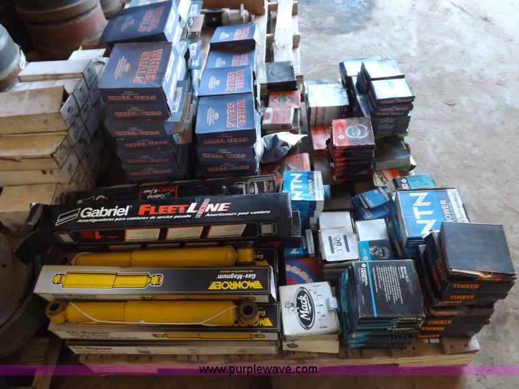 image for item J9189 Various Mack and other automotive parts