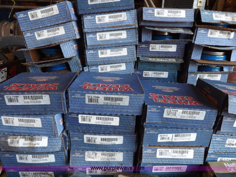 image for item J9189 Various Mack and other automotive parts