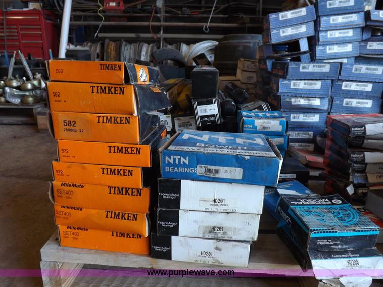 image for item J9189 Various Mack and other automotive parts