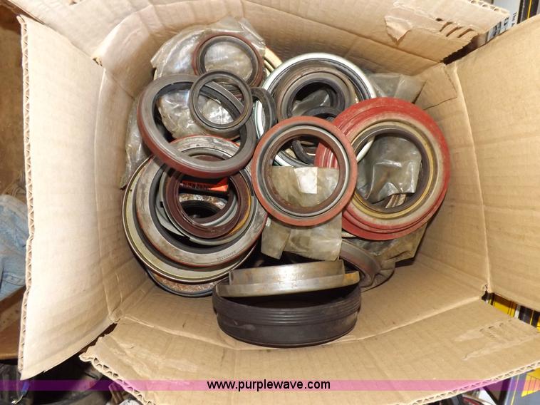 image for item J9189 Various Mack and other automotive parts