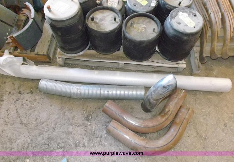 image for item J9189 Various Mack and other automotive parts