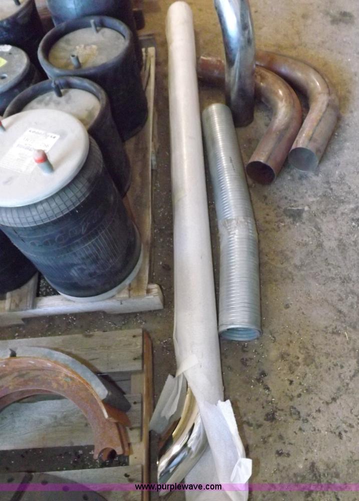 image for item J9189 Various Mack and other automotive parts