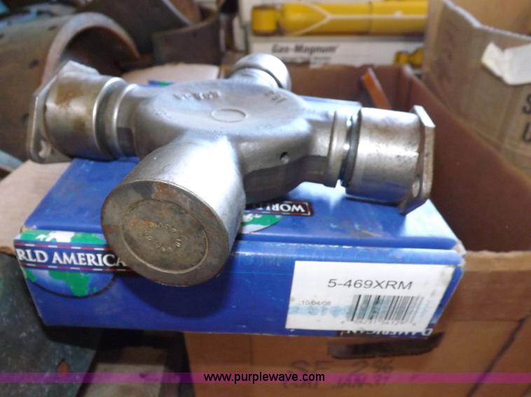 image for item J9189 Various Mack and other automotive parts