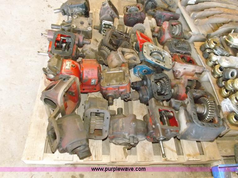 image for item J9189 Various Mack and other automotive parts