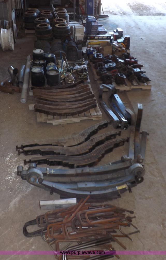 image for item J9189 Various Mack and other automotive parts