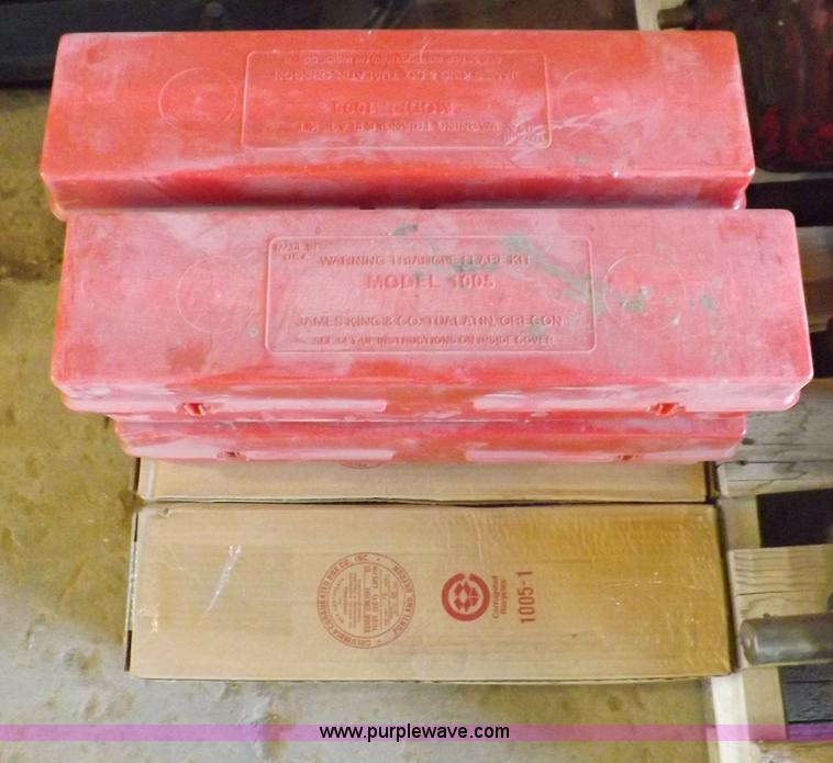 image for item J9189 Various Mack and other automotive parts