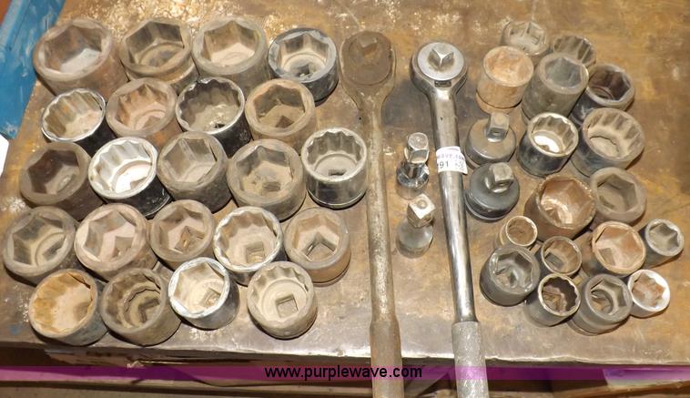 image for item J9191 Incomplete 3/4" drive ratchet set