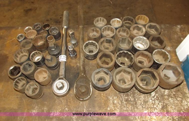 image for item J9191 Incomplete 3/4" drive ratchet set