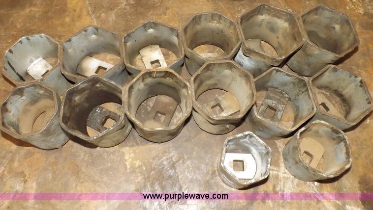 image for item J9192 Assortment of lock nut sockets