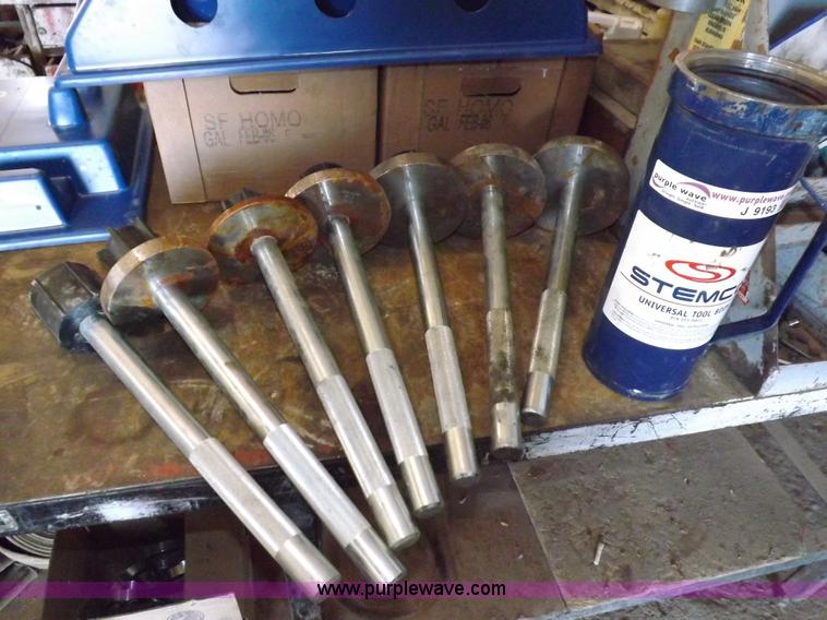 Stemco wheel seal driver set in Elkhart, KS Item J9193 sold Purple Wave