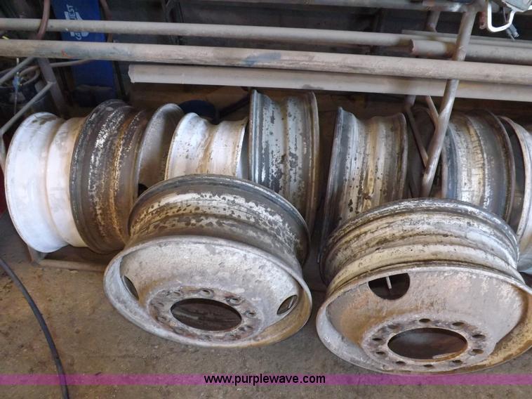 image for item J9199 (14) truck rims