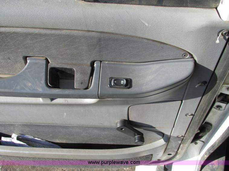 image for item A8501 2006 Freightliner Columbia semi truck