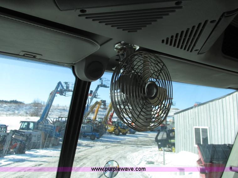 image for item A8501 2006 Freightliner Columbia semi truck