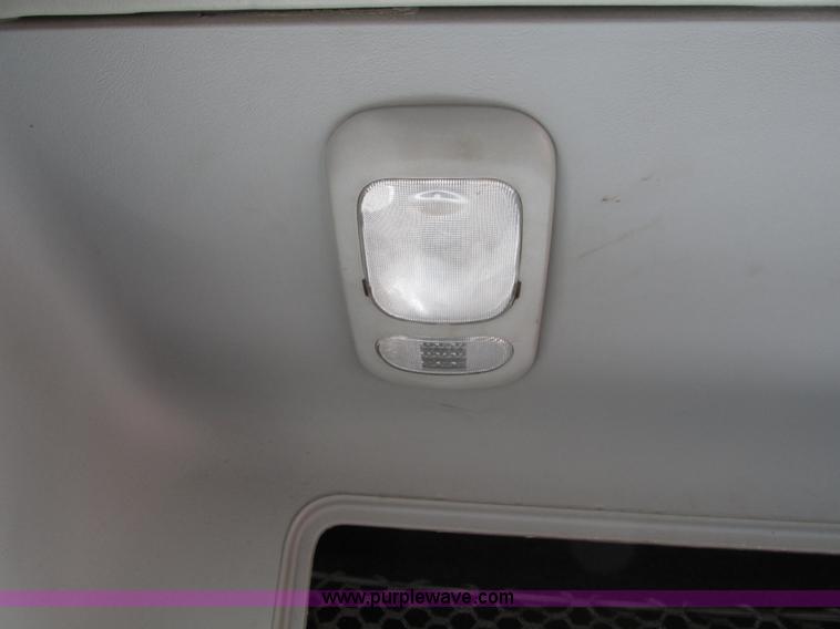 image for item A8501 2006 Freightliner Columbia semi truck