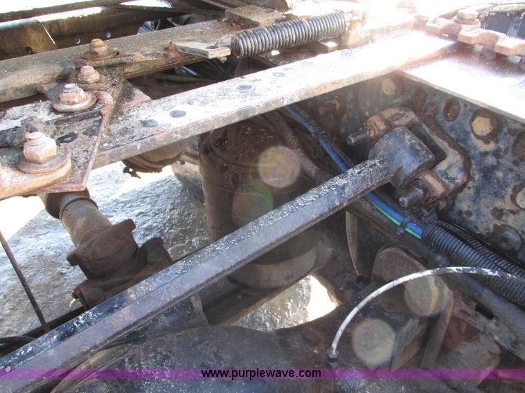 image for item A8501 2006 Freightliner Columbia semi truck