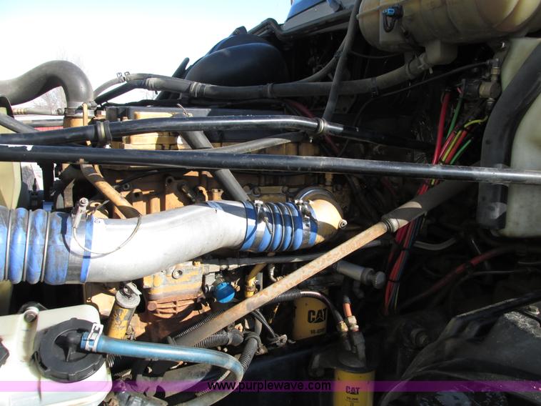 image for item A8501 2006 Freightliner Columbia semi truck