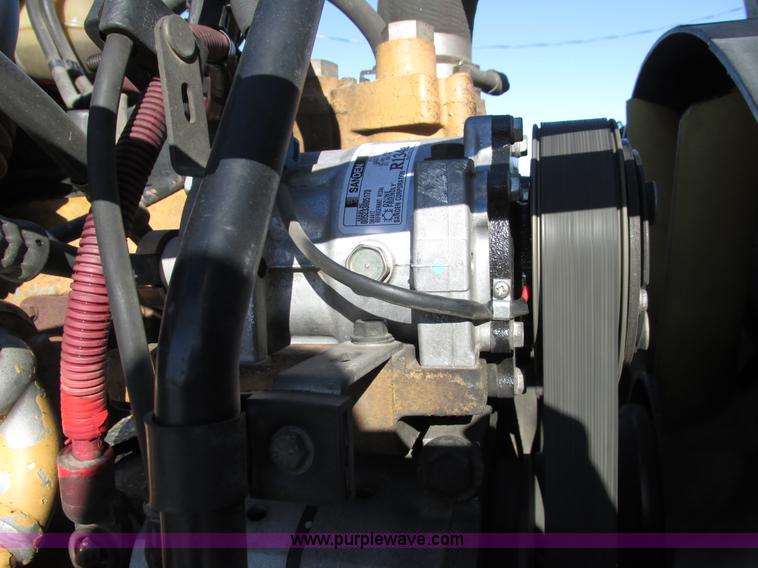 image for item A8501 2006 Freightliner Columbia semi truck