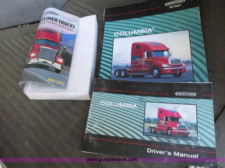 image for item A8501 2006 Freightliner Columbia semi truck