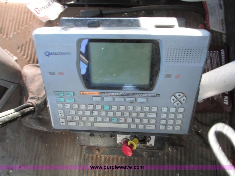 image for item A8501 2006 Freightliner Columbia semi truck