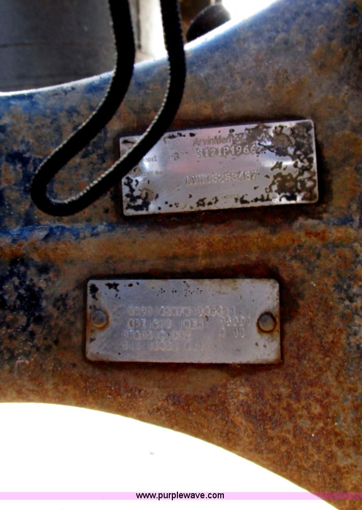 image for item A8501 2006 Freightliner Columbia semi truck