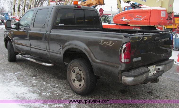 image for item AB9440 2006 Ford F250 Super Duty XL pickup truck