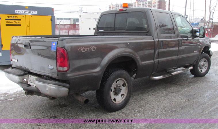 image for item AB9440 2006 Ford F250 Super Duty XL pickup truck