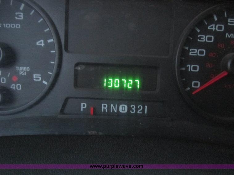 image for item AB9440 2006 Ford F250 Super Duty XL pickup truck