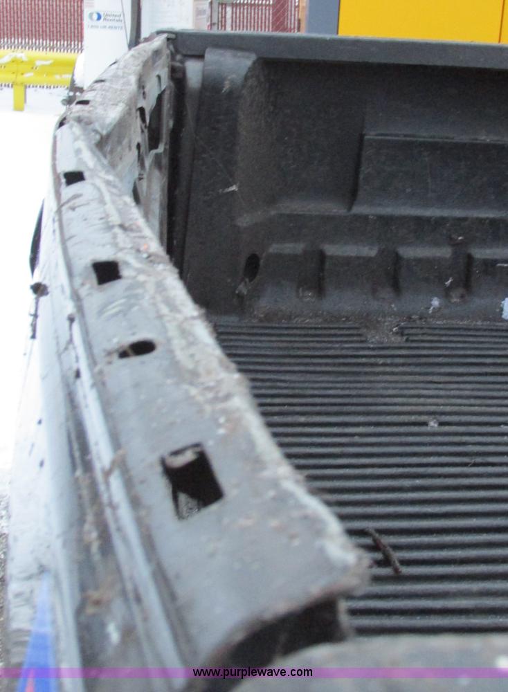 image for item AB9440 2006 Ford F250 Super Duty XL pickup truck