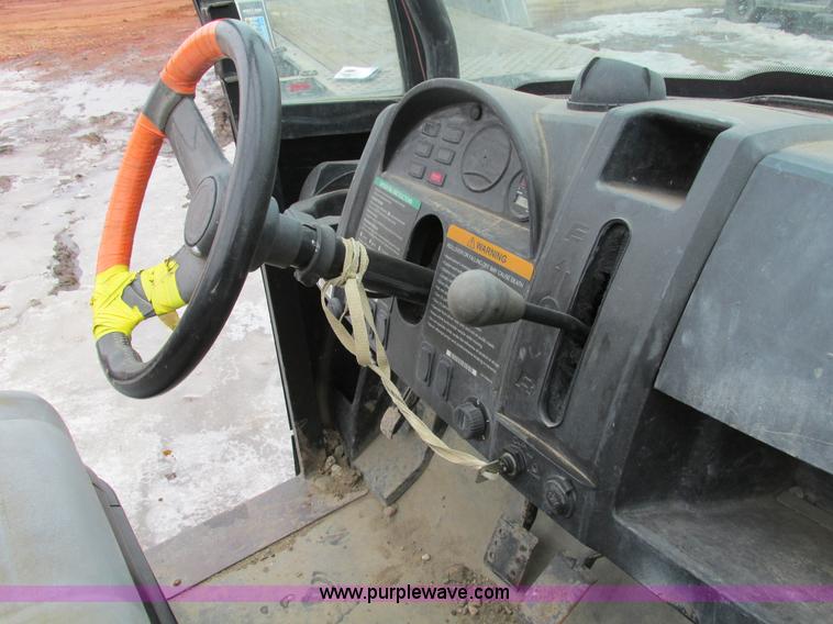 image for item AH9998 2007 Club Car XRT 1550G utility vehicle