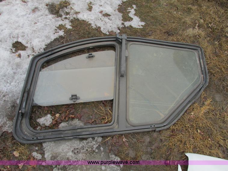 image for item AH9998 2007 Club Car XRT 1550G utility vehicle