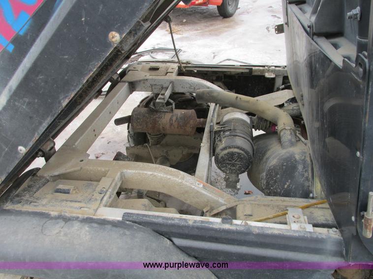 image for item AH9998 2007 Club Car XRT 1550G utility vehicle