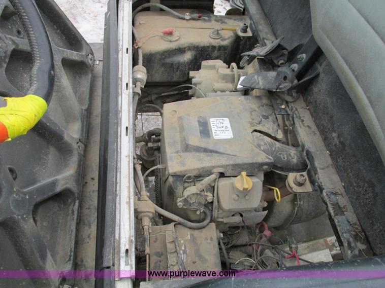 image for item AH9998 2007 Club Car XRT 1550G utility vehicle